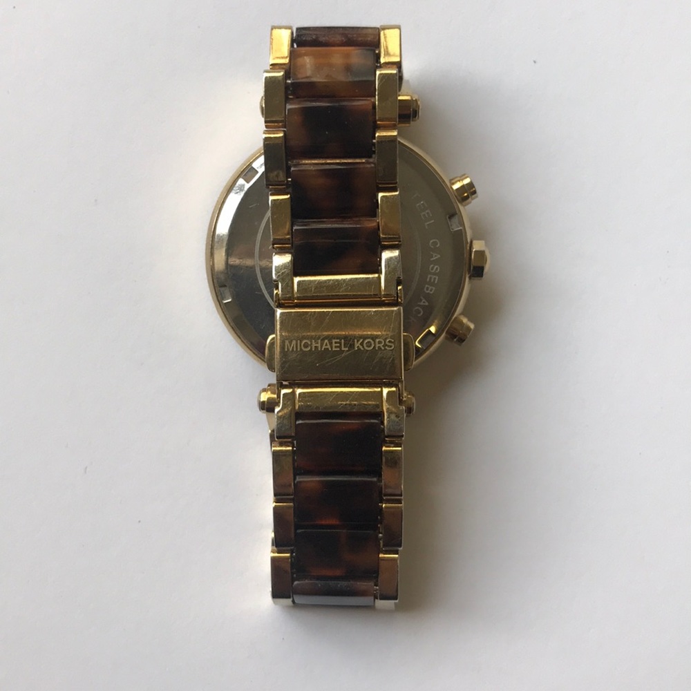 Michael Kors Park Tortoise Shell Watch - Picture 5 of 6